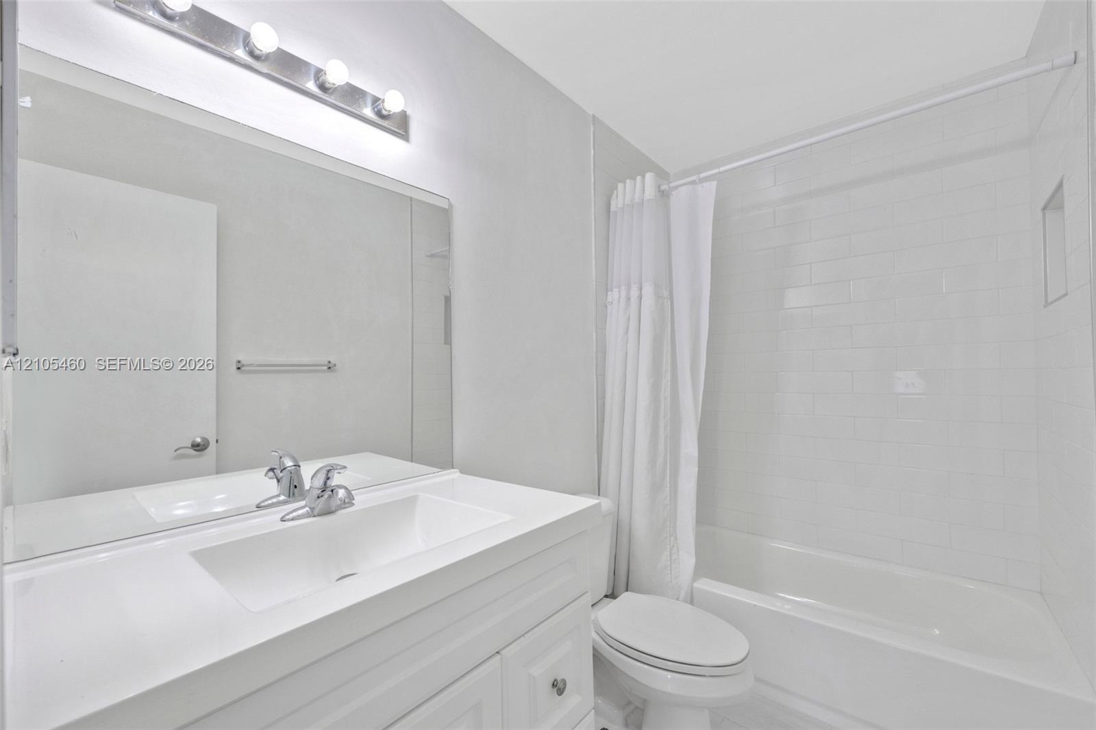 A12105460 Property Photo 11