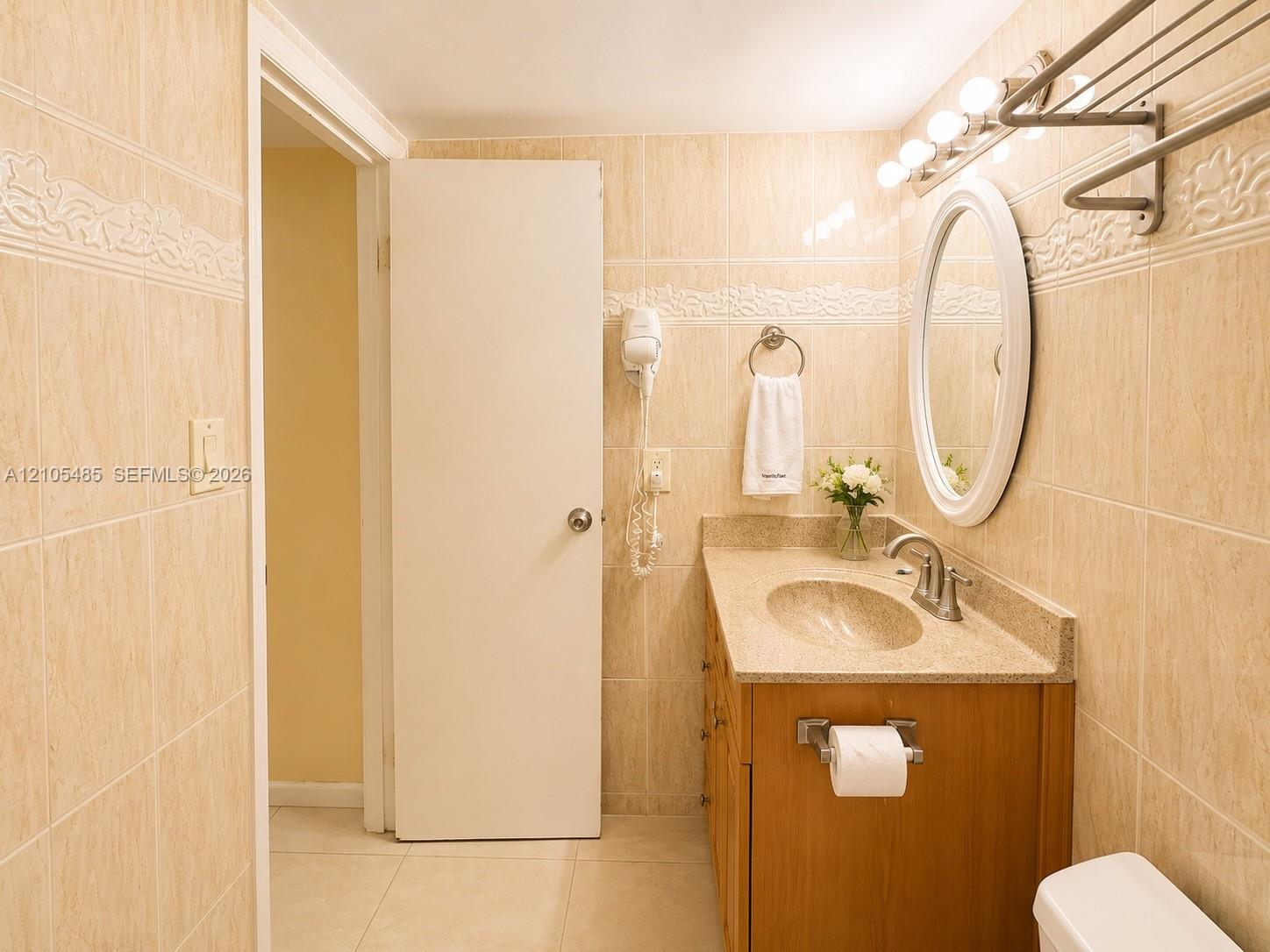 19201 Collins Avenue 707 Property Photo 16