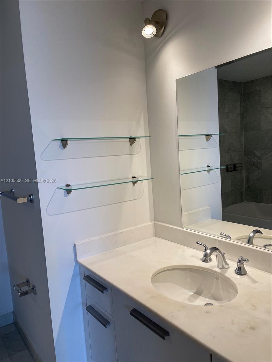 1060 Brickell Avenue 3905 Property Photo 30