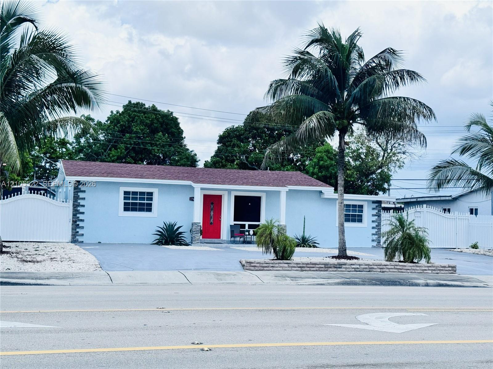 17630 Nw 37th Avenue Property Photo 1