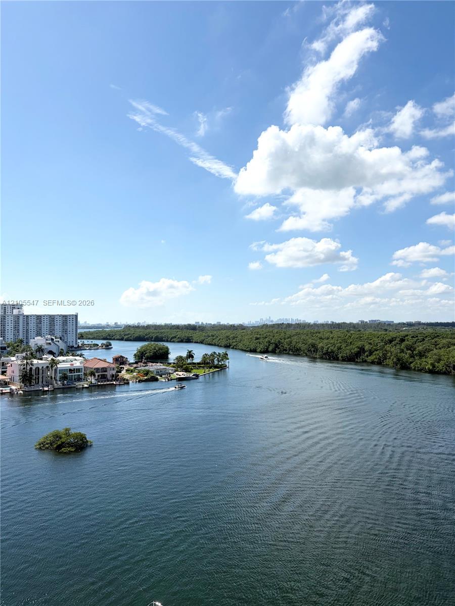 400 Sunny Isles Boulevard 1002 Property Photo 2