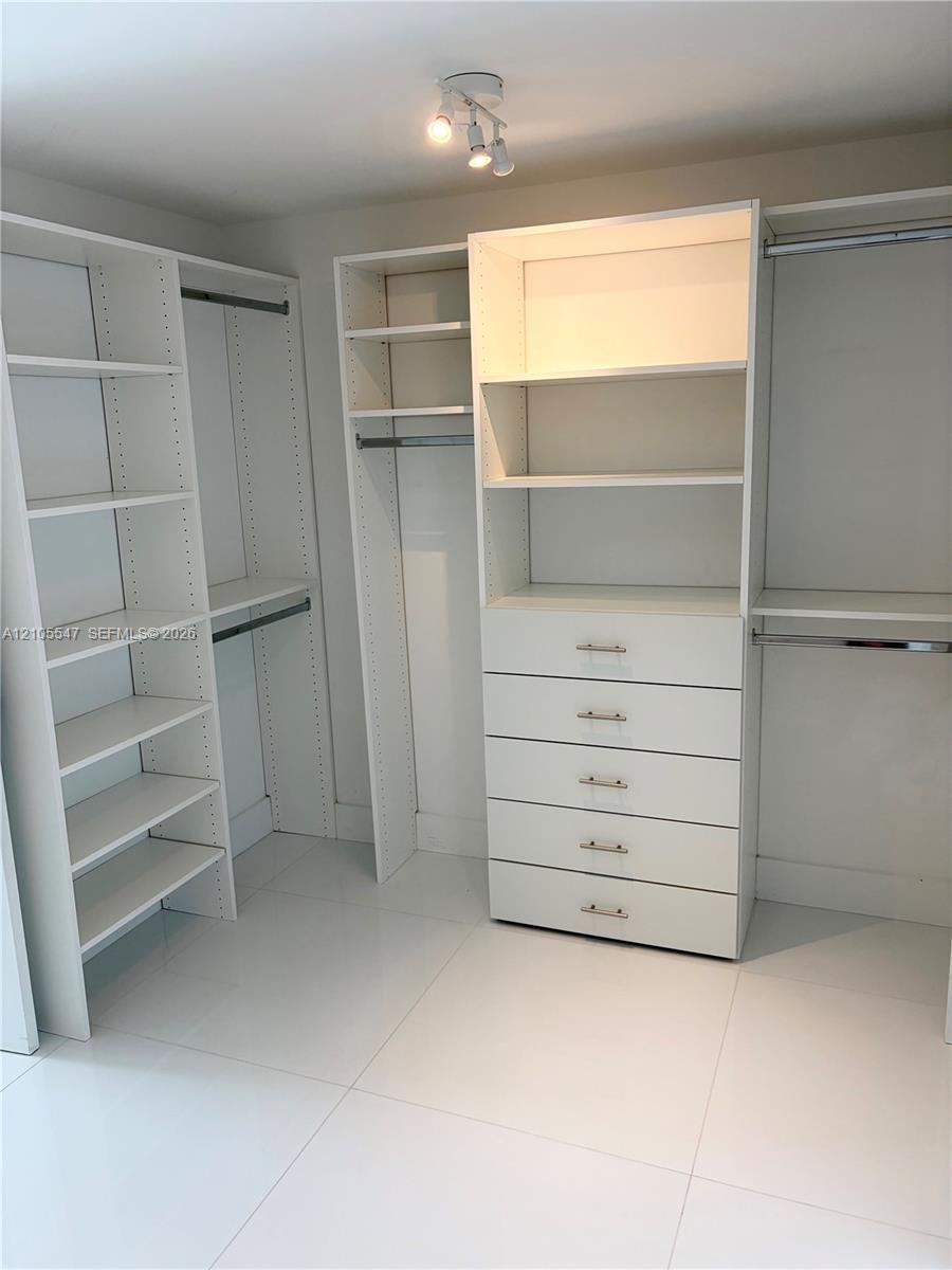 400 Sunny Isles Boulevard 1002 Property Photo 13