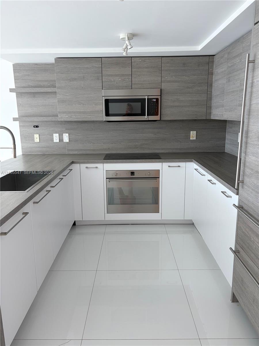 400 Sunny Isles Boulevard 1002 Property Photo 17