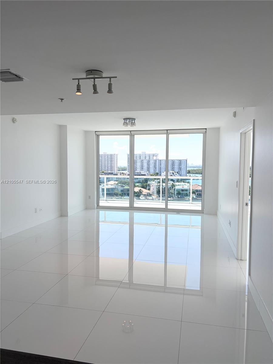 400 Sunny Isles Boulevard 1002 Property Photo 18