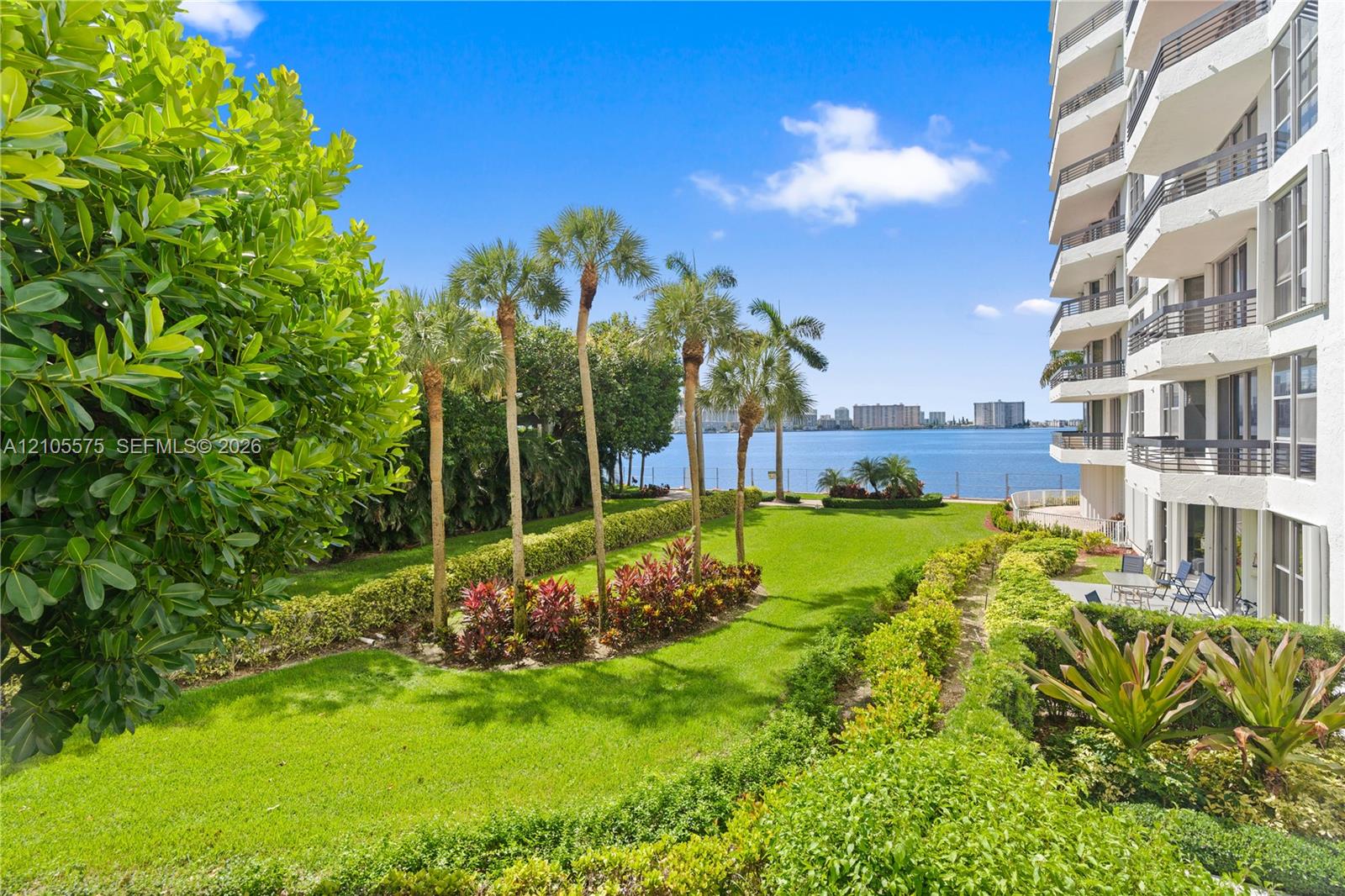 3600 Mystic Pointe Drive 215 Property Photo 1