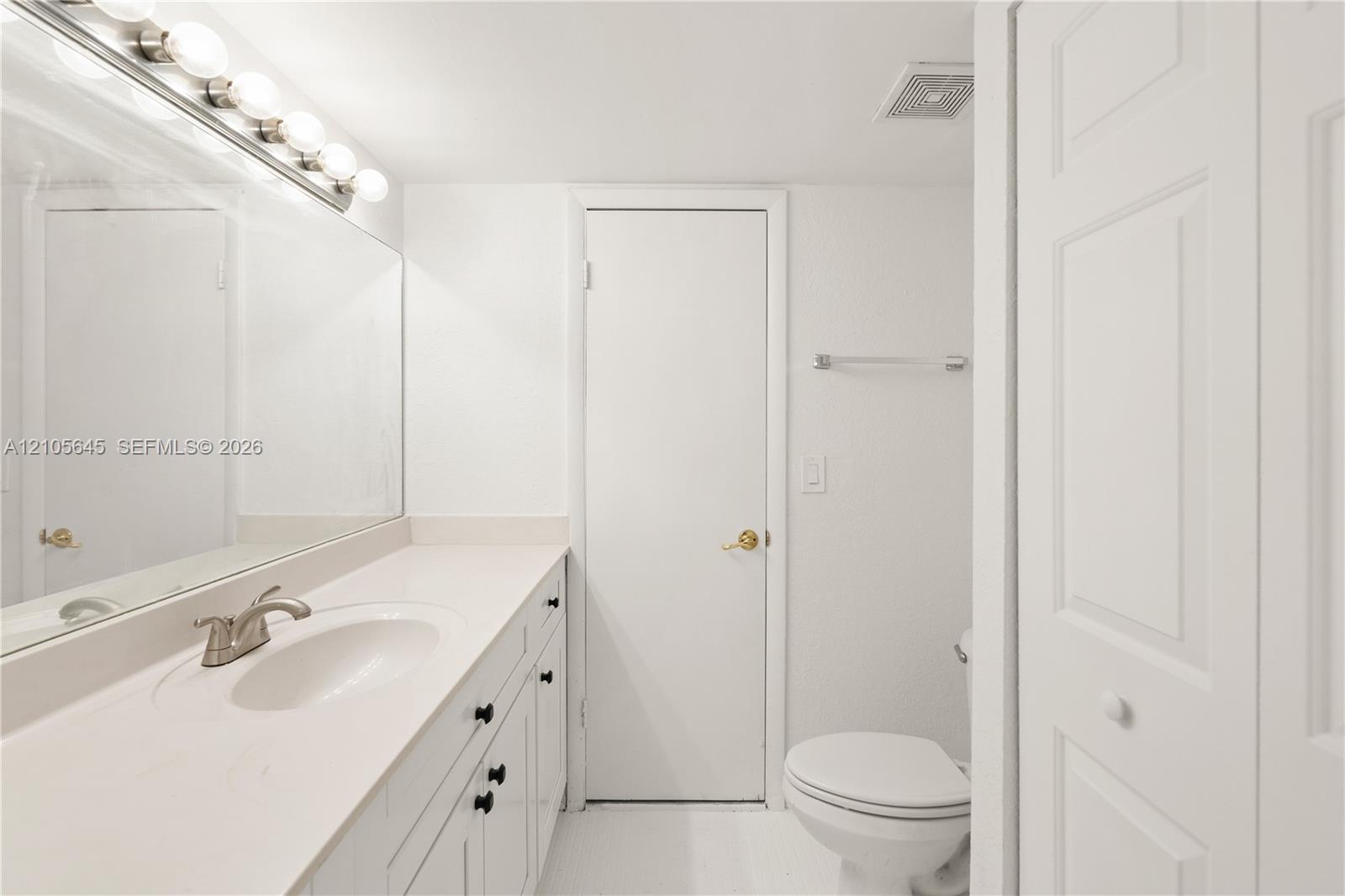4205 N University Drive 205 Property Photo 14