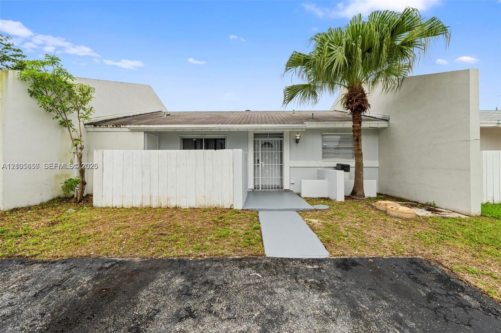 10387 Sw 209th Lane Property Photo 1