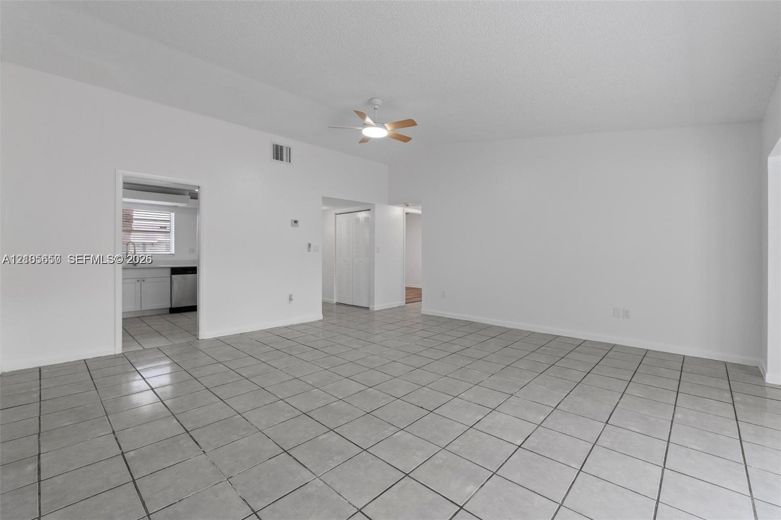 10387 Sw 209th Lane Property Photo 8