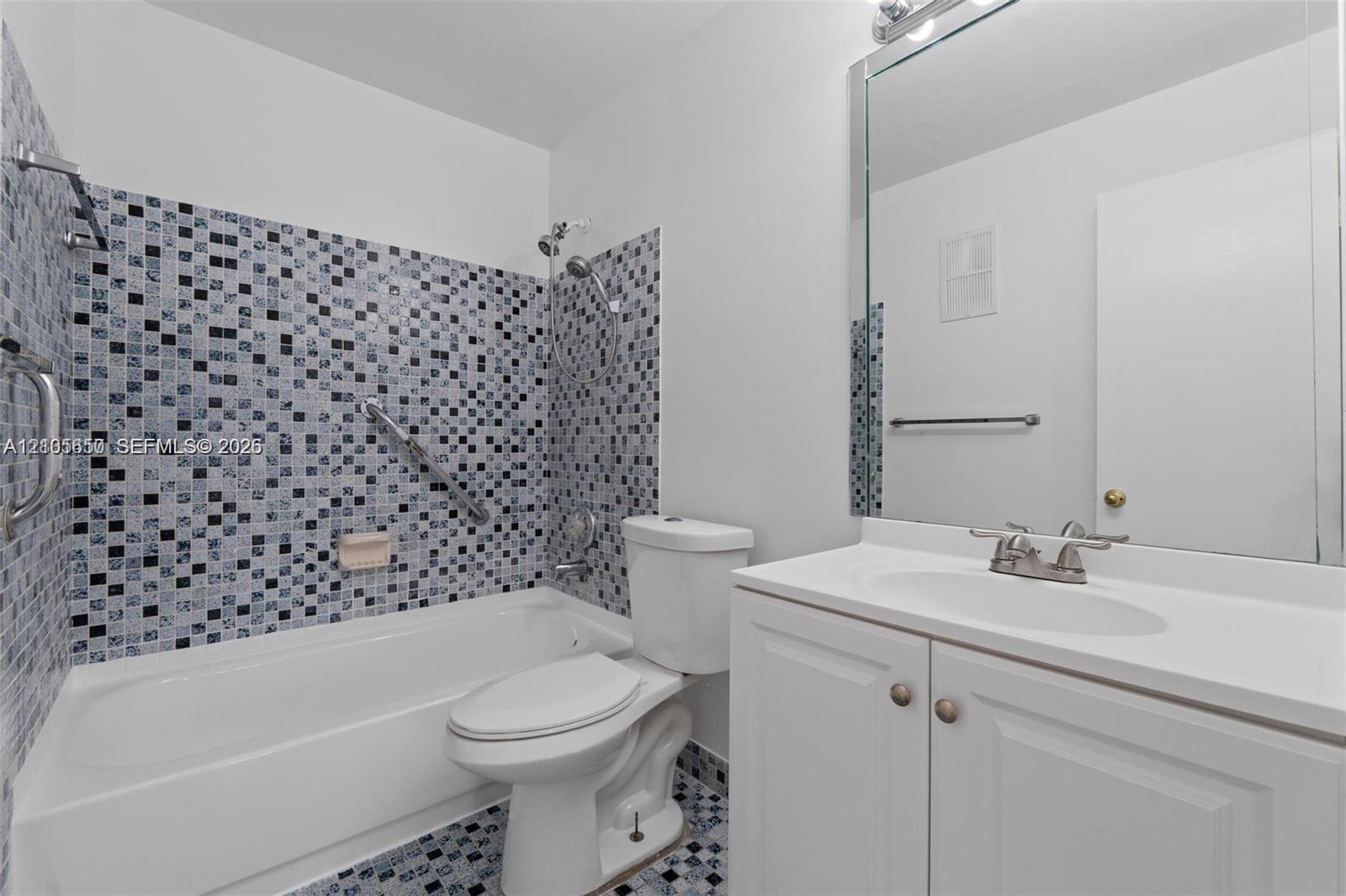 10387 Sw 209th Lane Property Photo 13