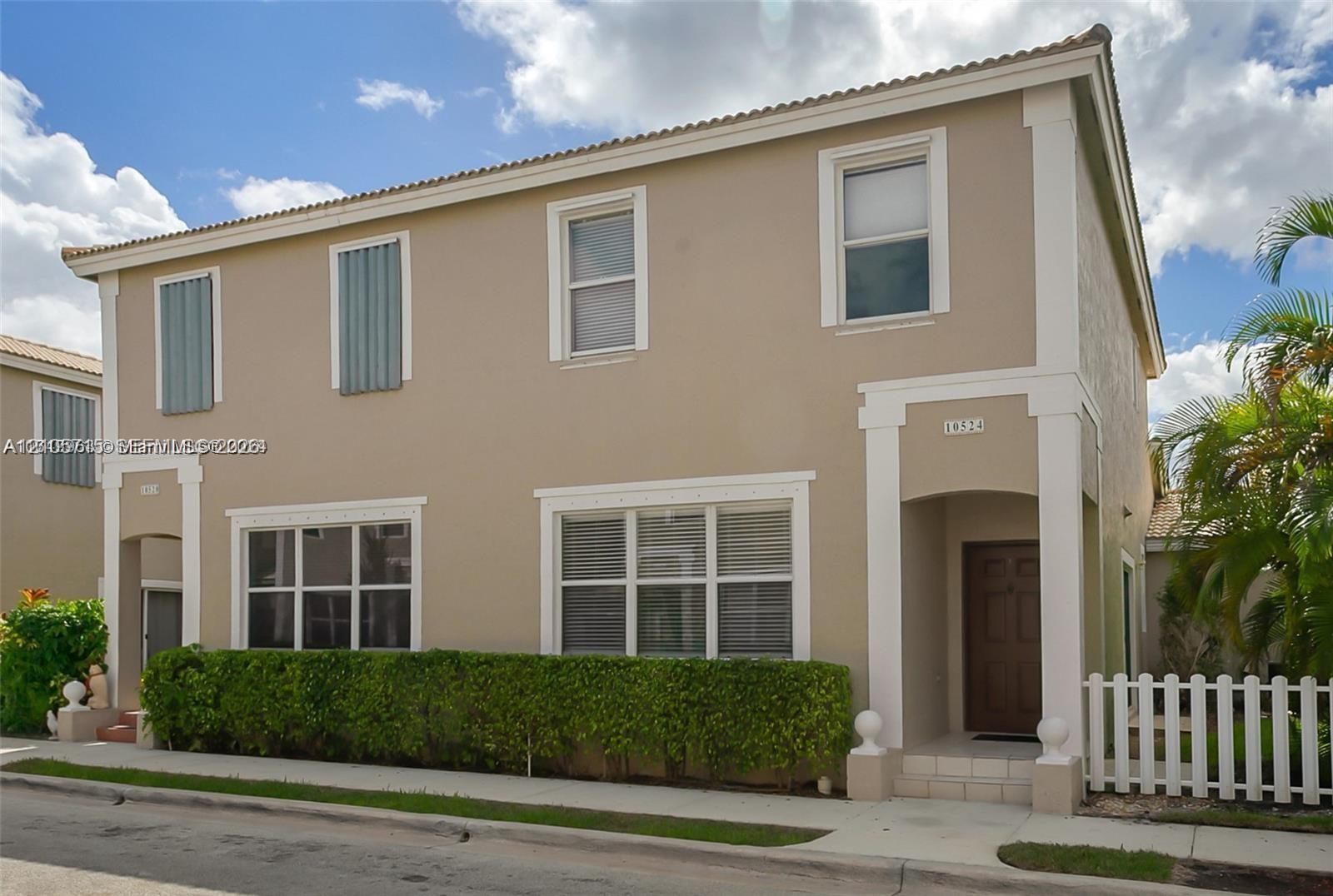 10524 NW 57th Court Property Photo 1
