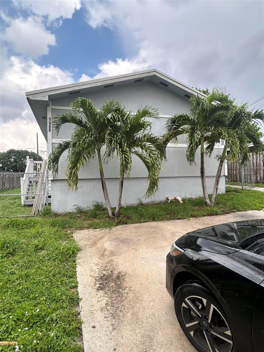 1488 W 31st Street Property Photo 1