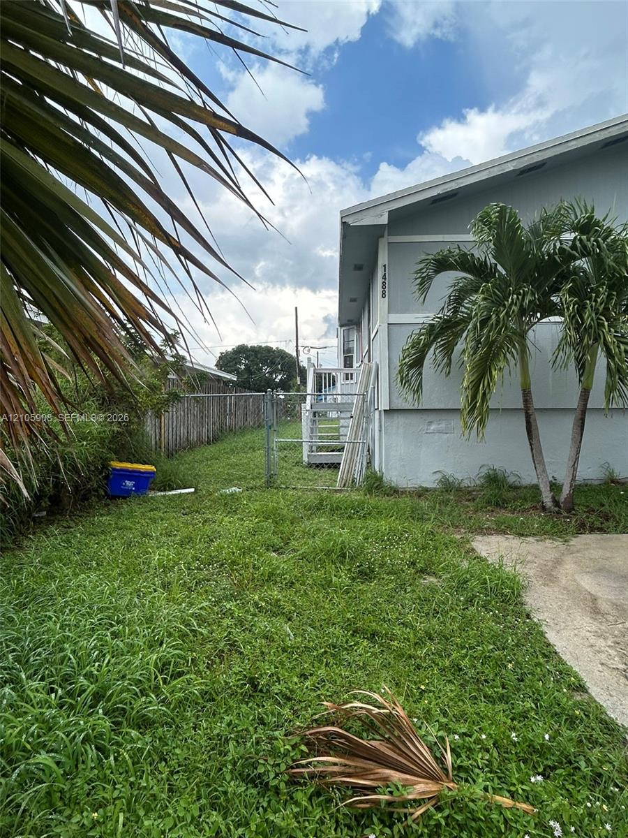 1488 W 31st Street Property Photo 2