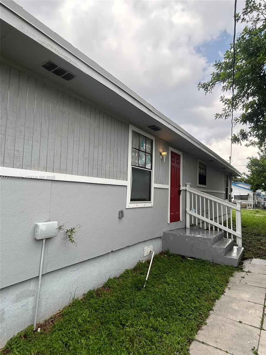 1488 W 31st Street Property Photo 4