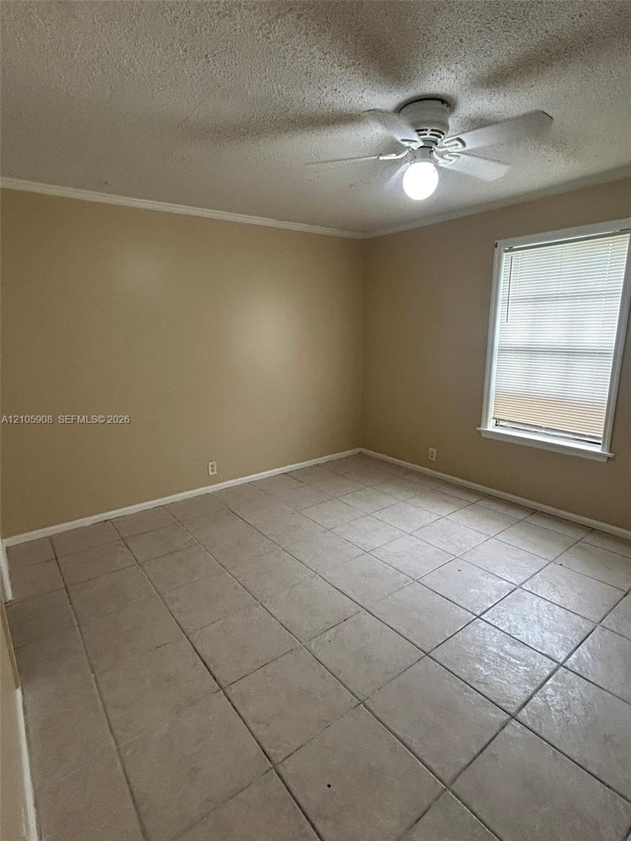 1488 W 31st Street Property Photo 5