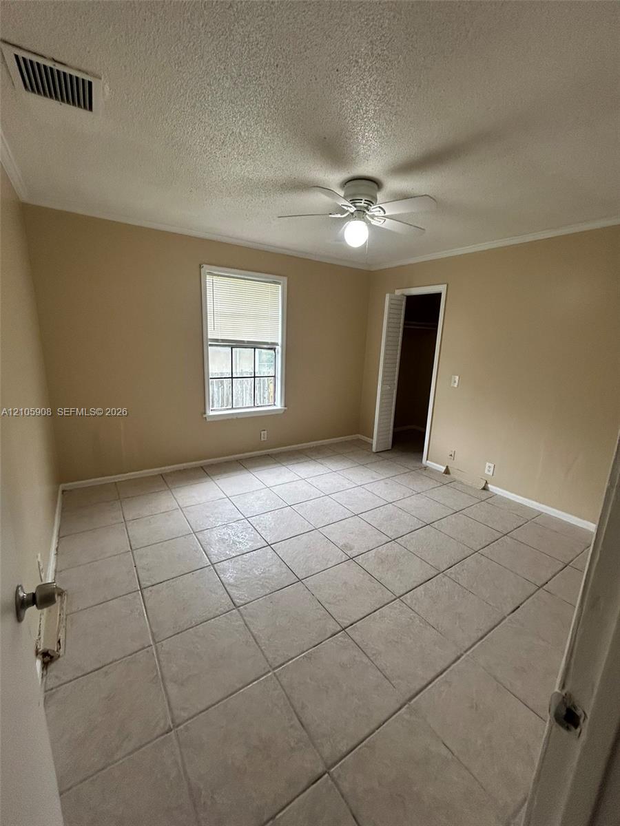 1488 W 31st Street Property Photo 7