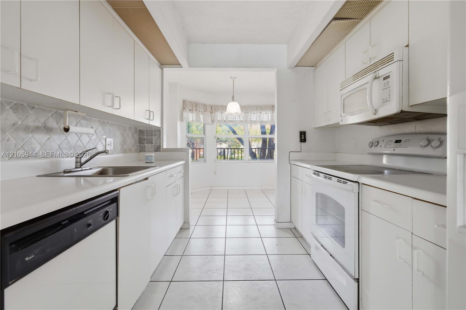 701 Sw 141st Avenue 203r Property Photo 1