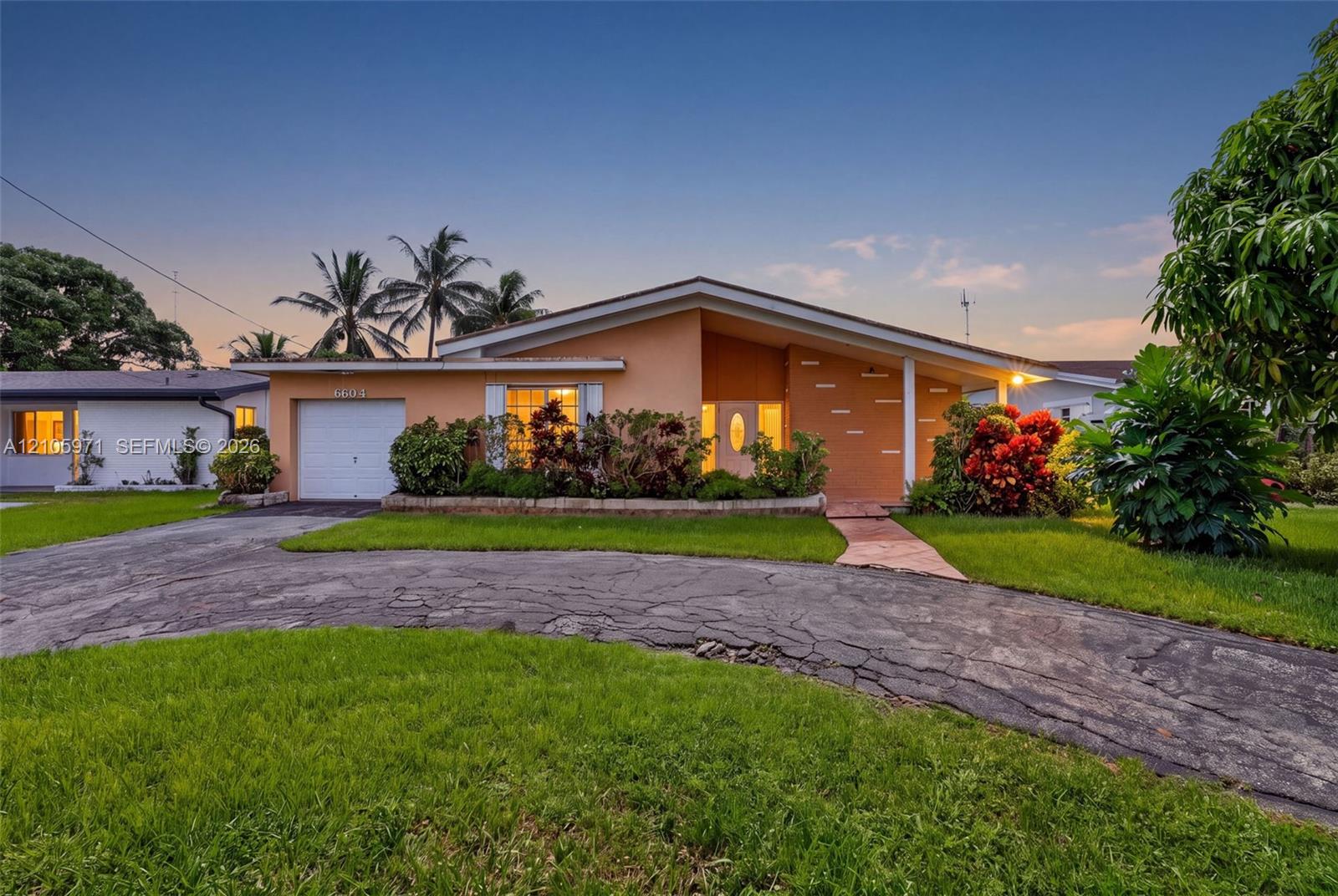 6604 Coconut Drive Property Photo 1