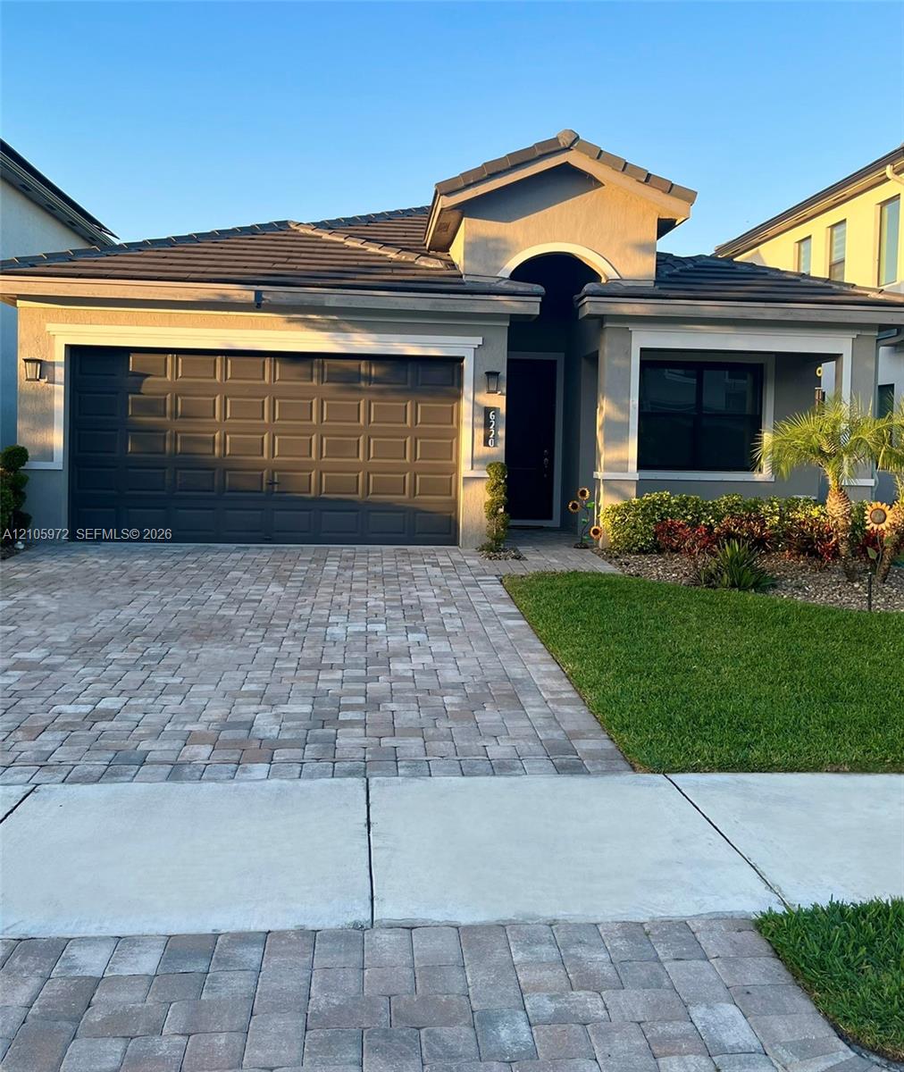 6220 Oceanaire Way Property Photo 1