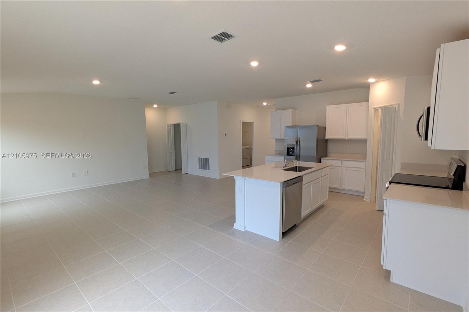 2406 Mckinley Drive . Property Photo 9
