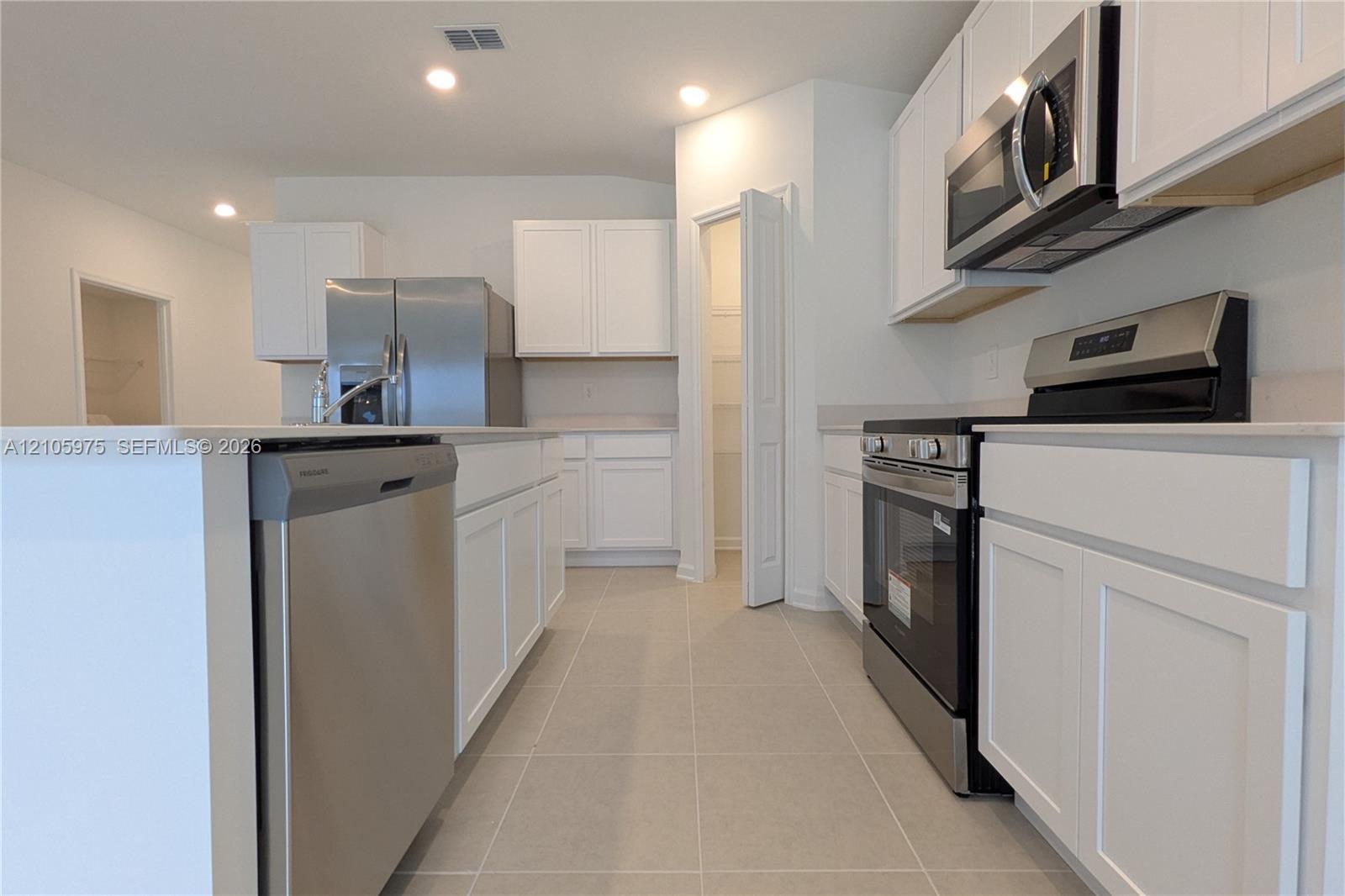 2406 Mckinley Drive . Property Photo 11