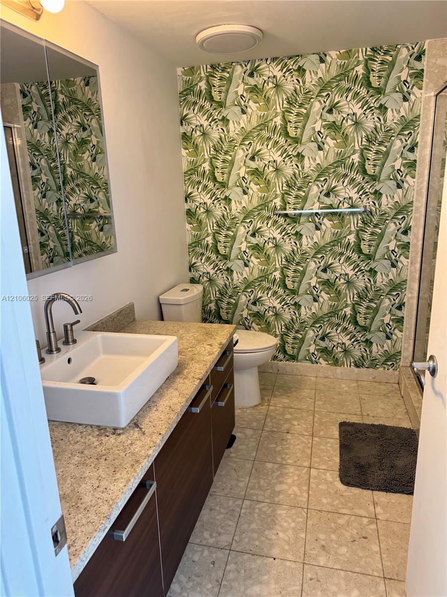 185 Sw 7 Street 2700 Property Photo 16