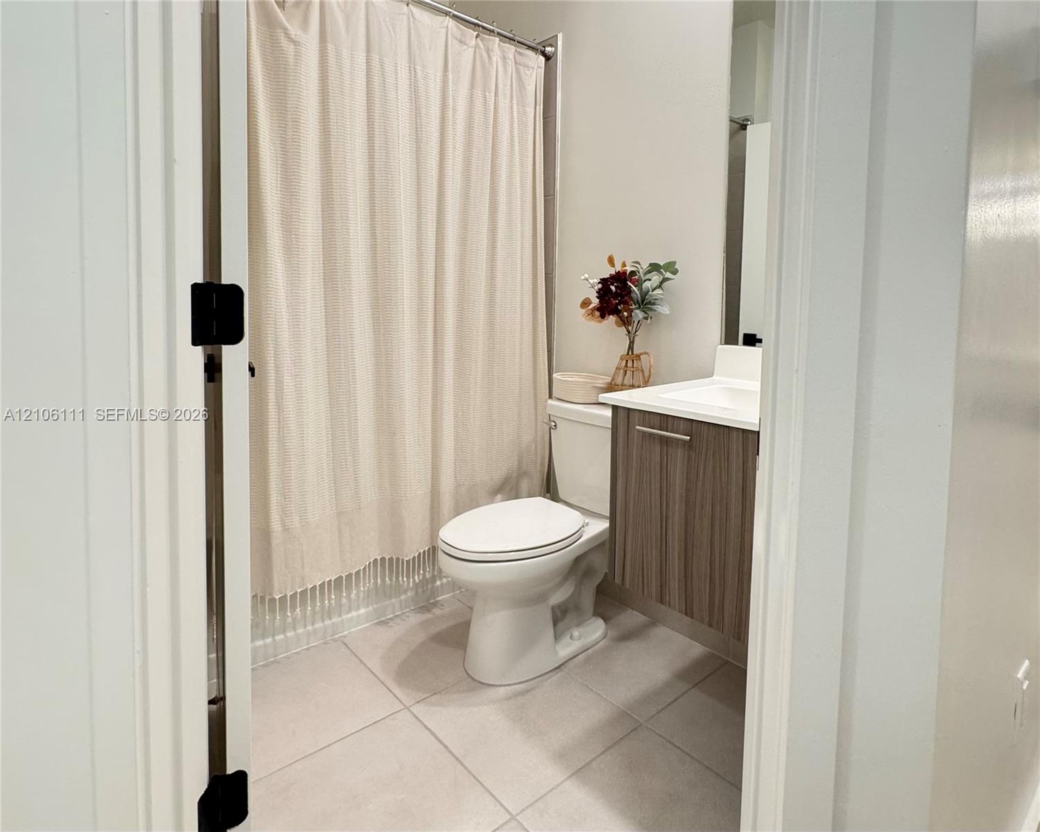 6450 Nw 102nd Path 102 Property Photo 4