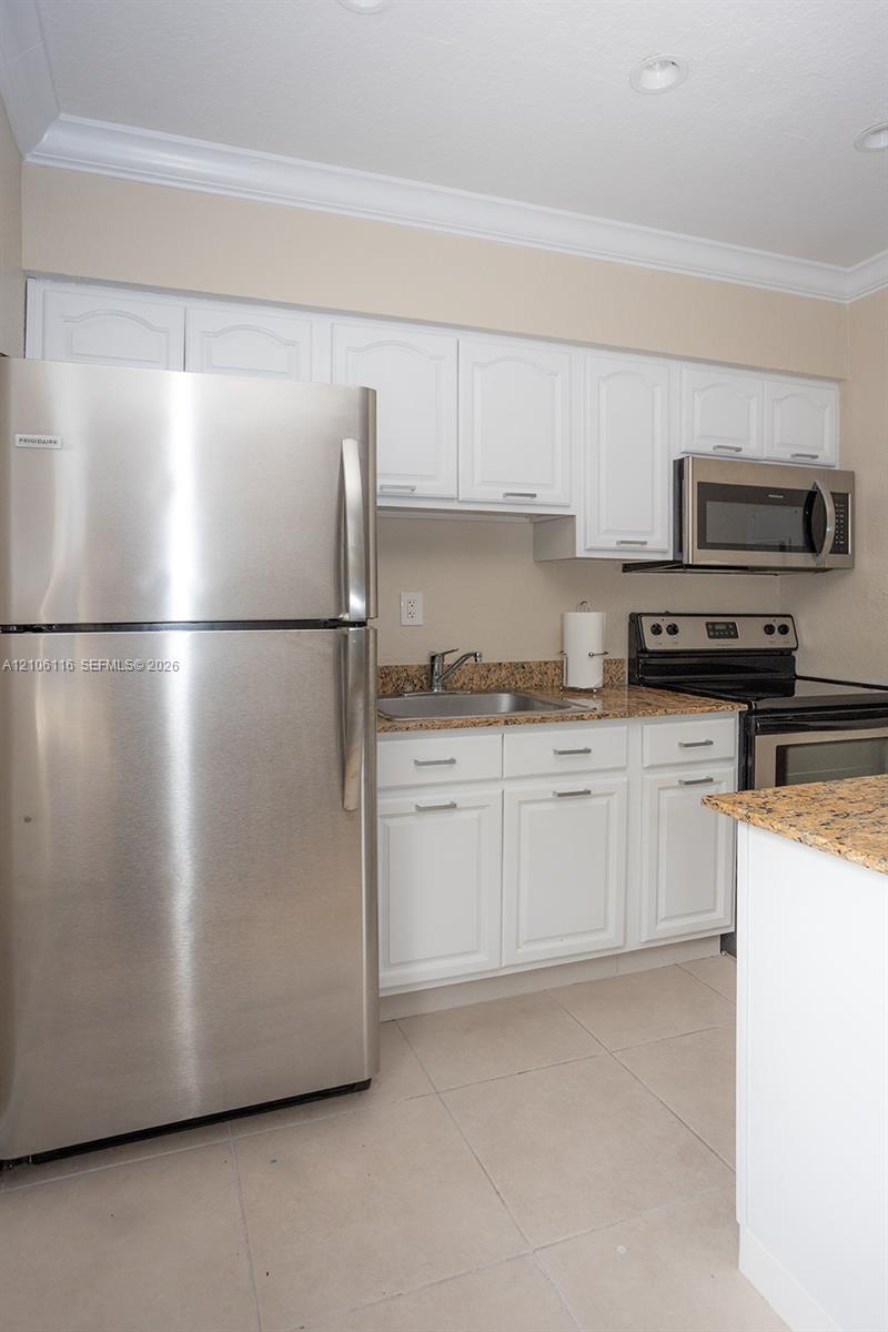 1 Edgewater Drive 201 Property Photo 13