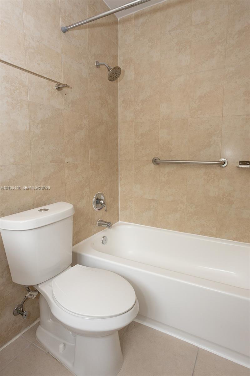 1 Edgewater Drive 201 Property Photo 20