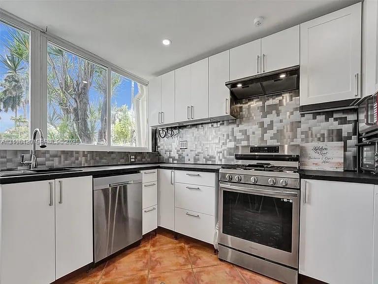 1607 Moffett Street Property Photo 2