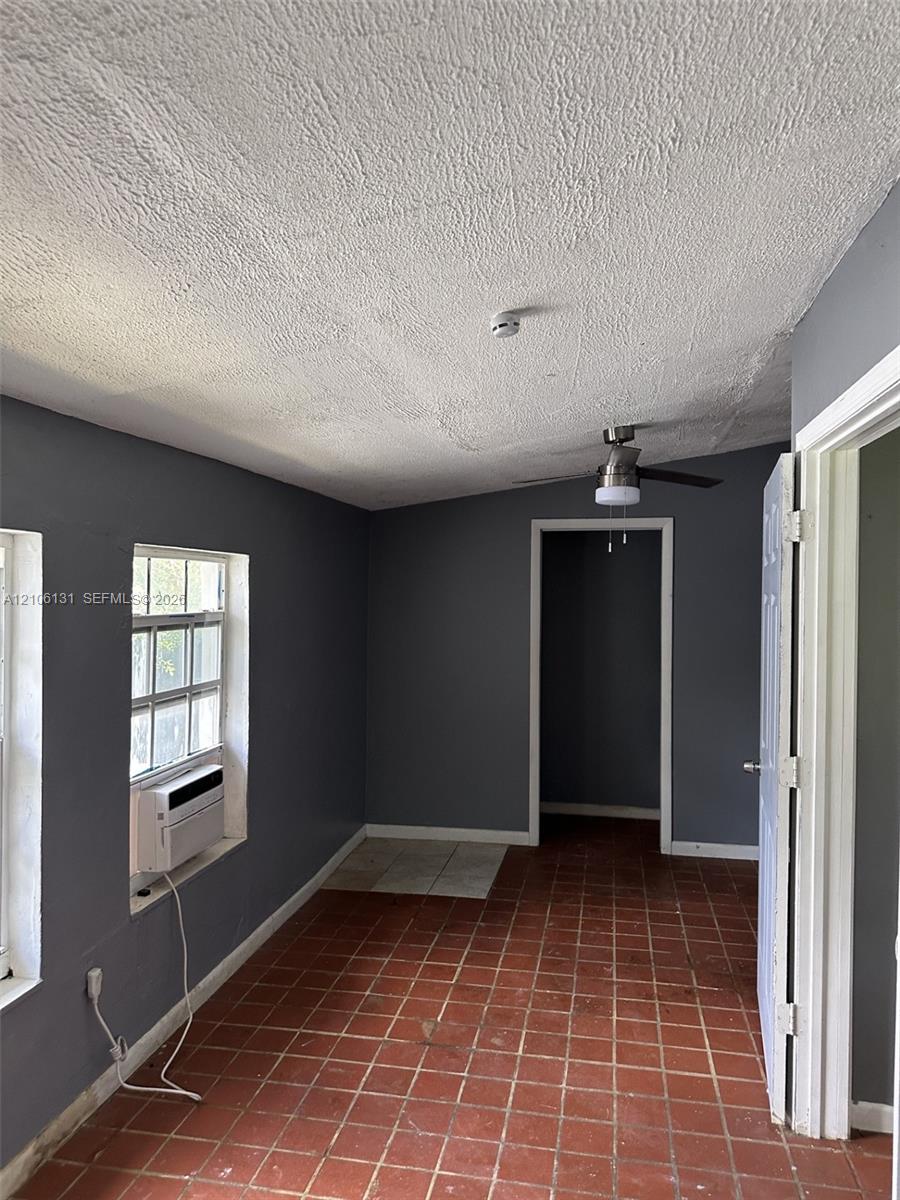 2030 Nw 34th Street Property Photo 2