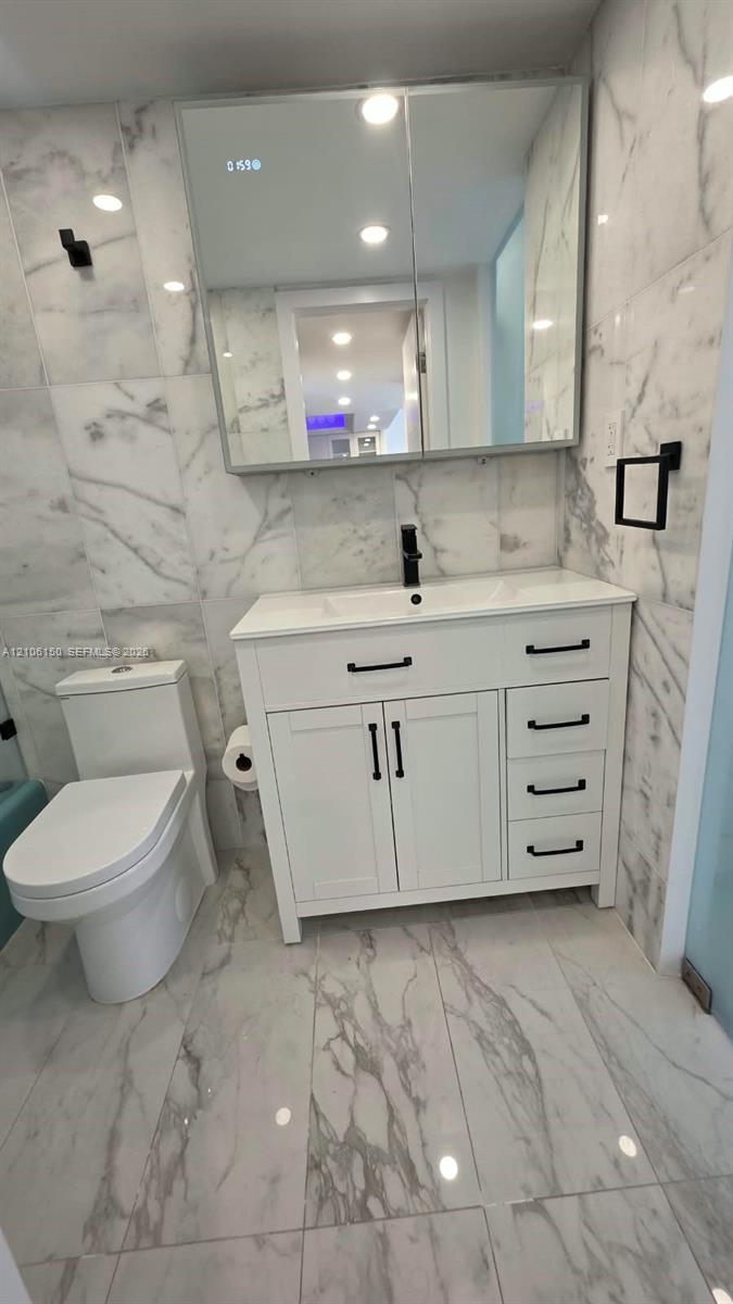401 Ocean Drive 314 Property Photo 2