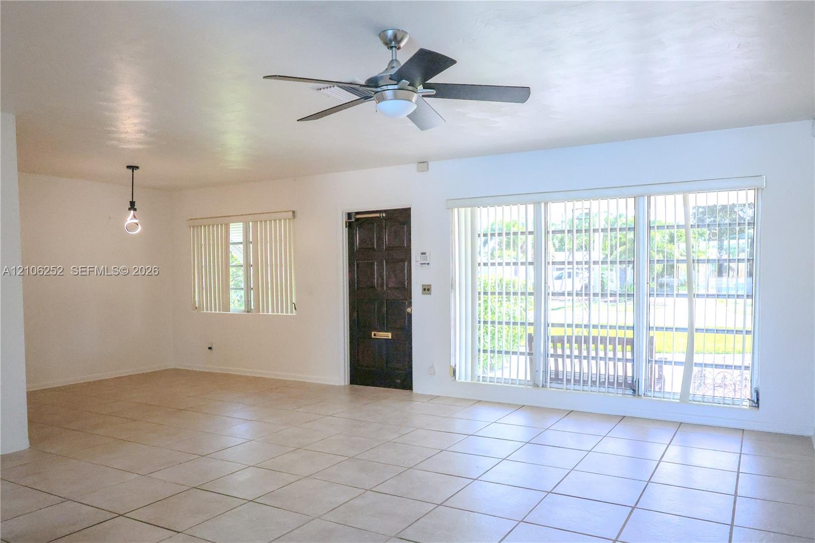 225 E Ilex Drive Property Photo 8