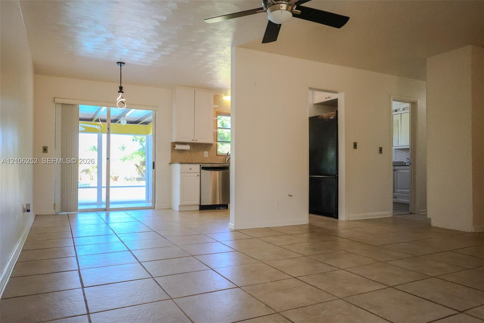 225 E Ilex Drive Property Photo 9