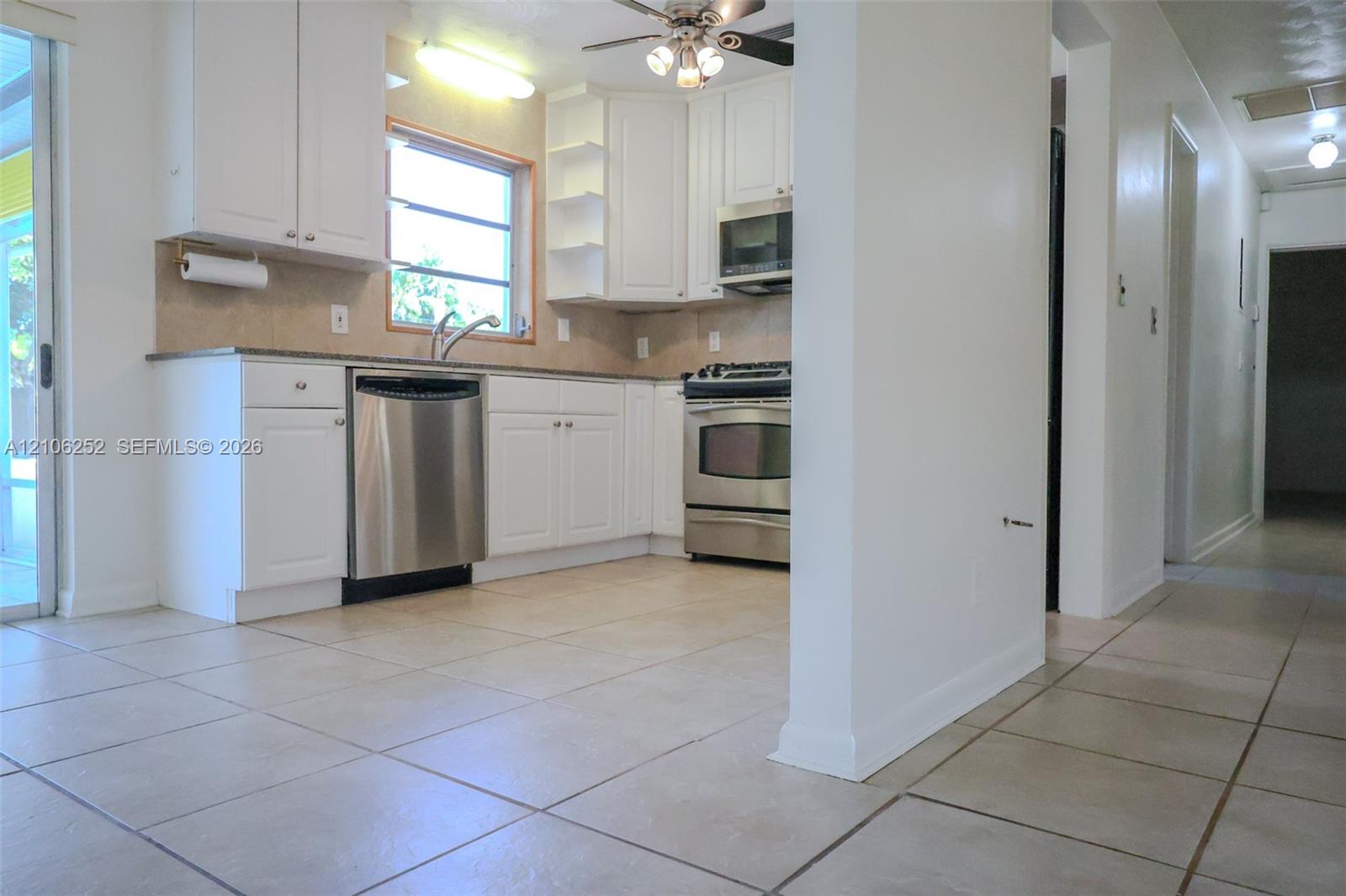 225 E Ilex Drive Property Photo 11