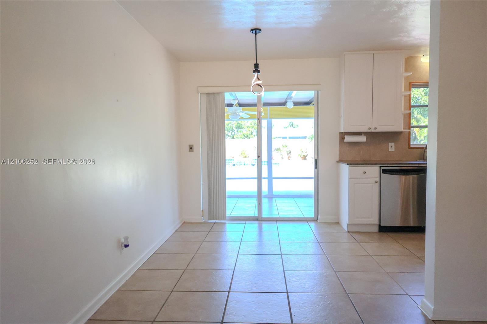 225 E Ilex Drive Property Photo 13