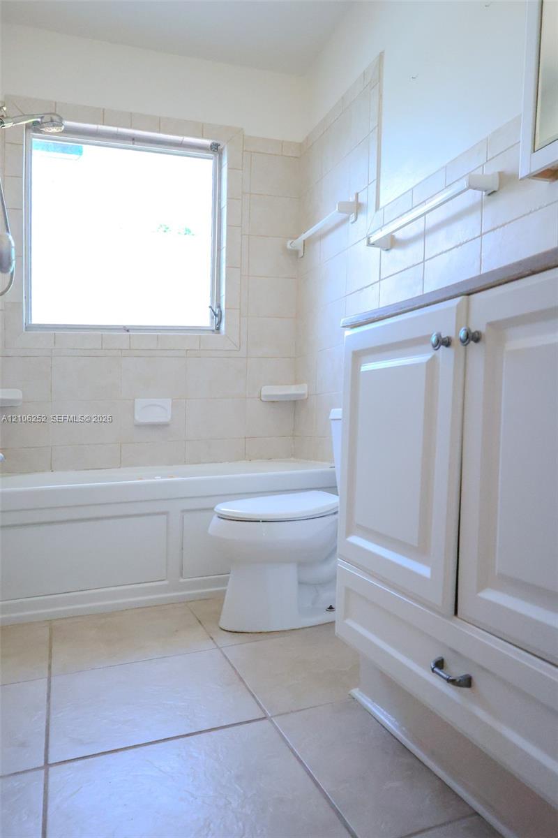225 E Ilex Drive Property Photo 14