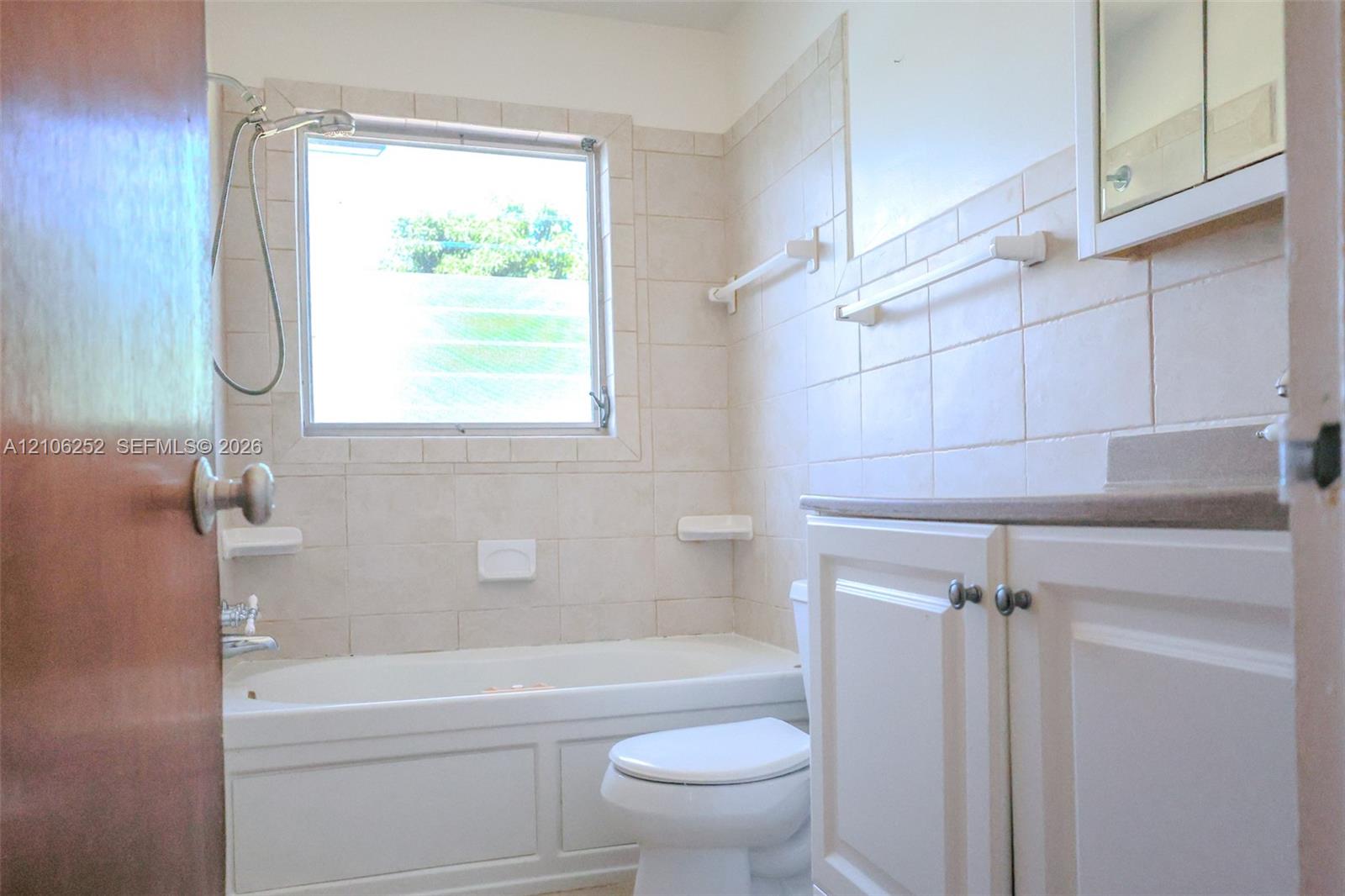 225 E Ilex Drive Property Photo 15