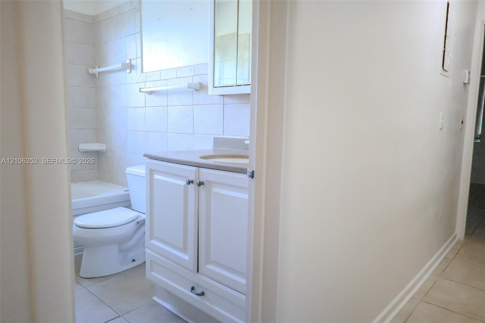 225 E Ilex Drive Property Photo 16