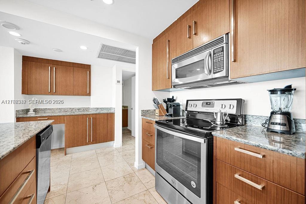 10275 Collins Avenue 1128 Property Photo 10
