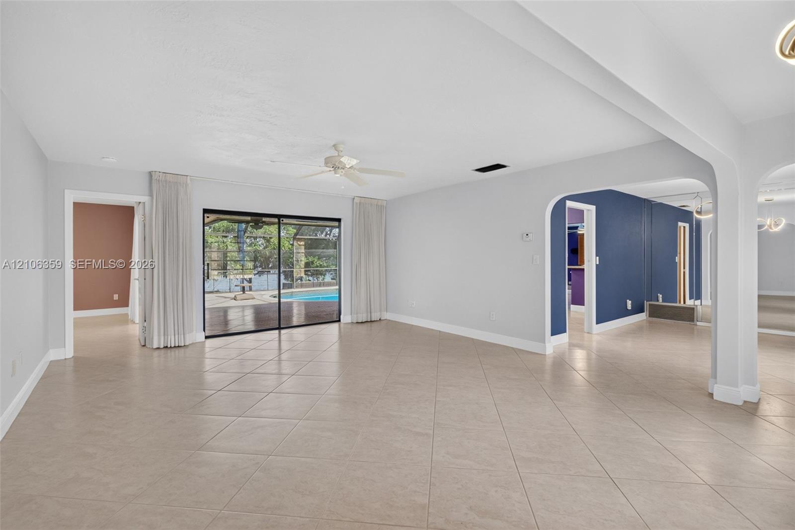 10541 Taft Street Property Photo 5