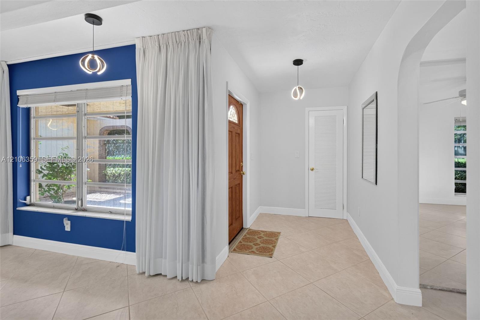 10541 Taft Street Property Photo 6