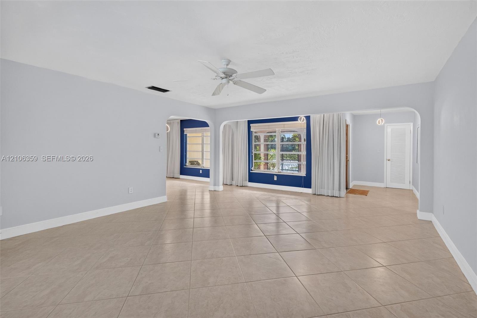 10541 Taft Street Property Photo 7