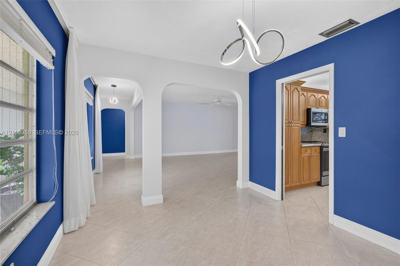 10541 Taft Street Property Photo 13