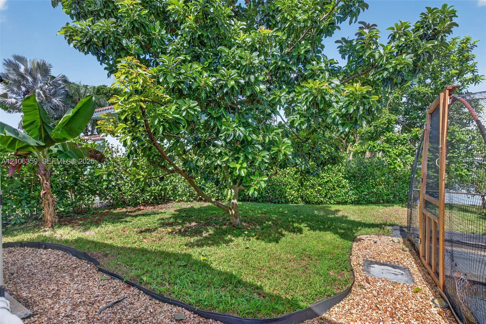 10541 Taft Street Property Photo 40