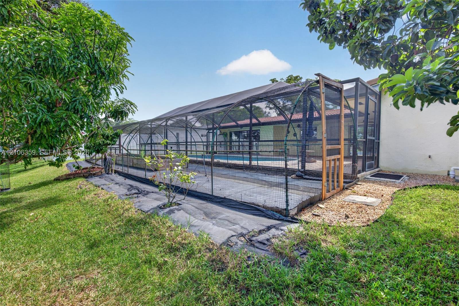 10541 Taft Street Property Photo 41