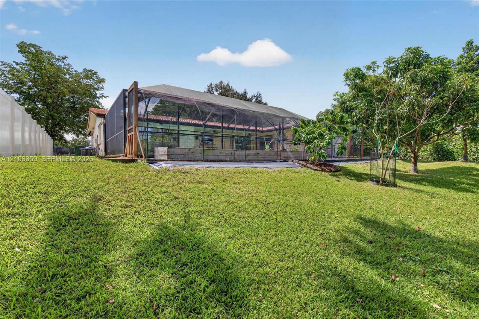 10541 Taft Street Property Photo 43