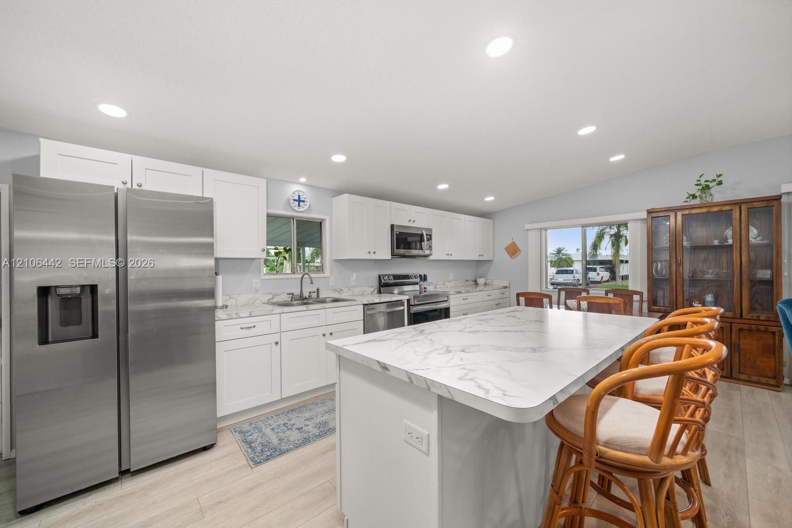 2024 E Robin Avenue Property Photo 11