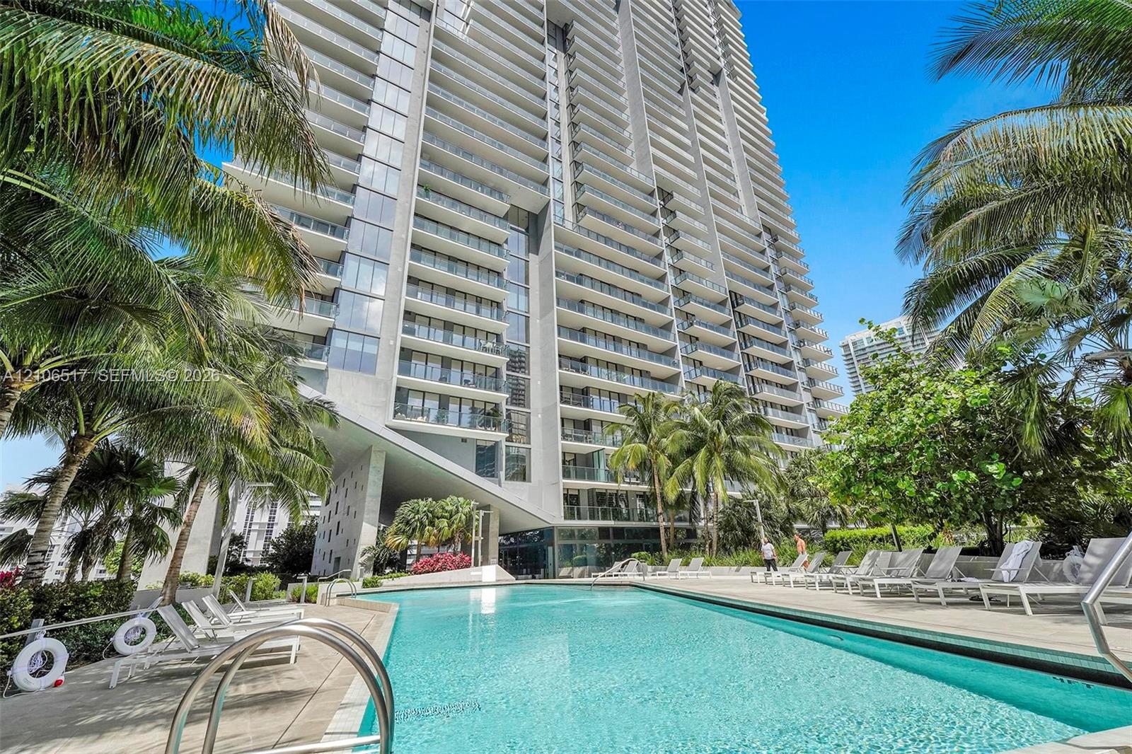88 SW 7th Street 910 Property Photo 1