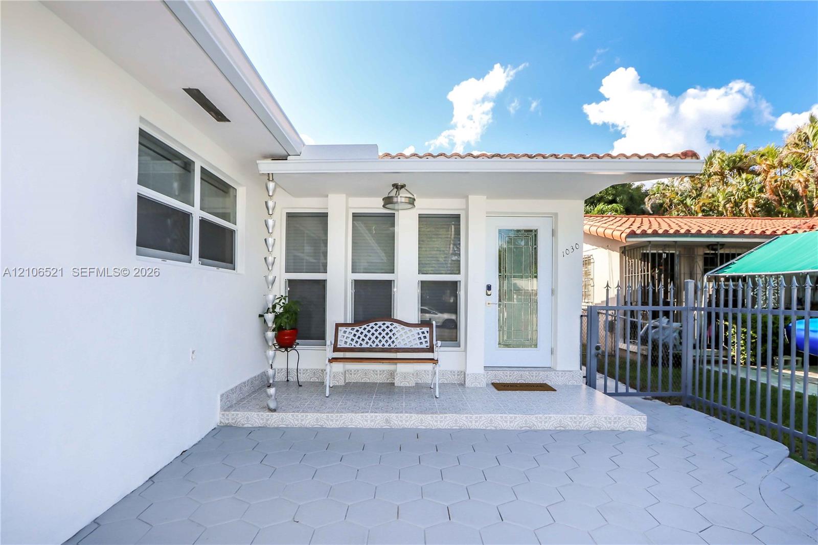 1030 Sw 10th Avenue Property Photo 1