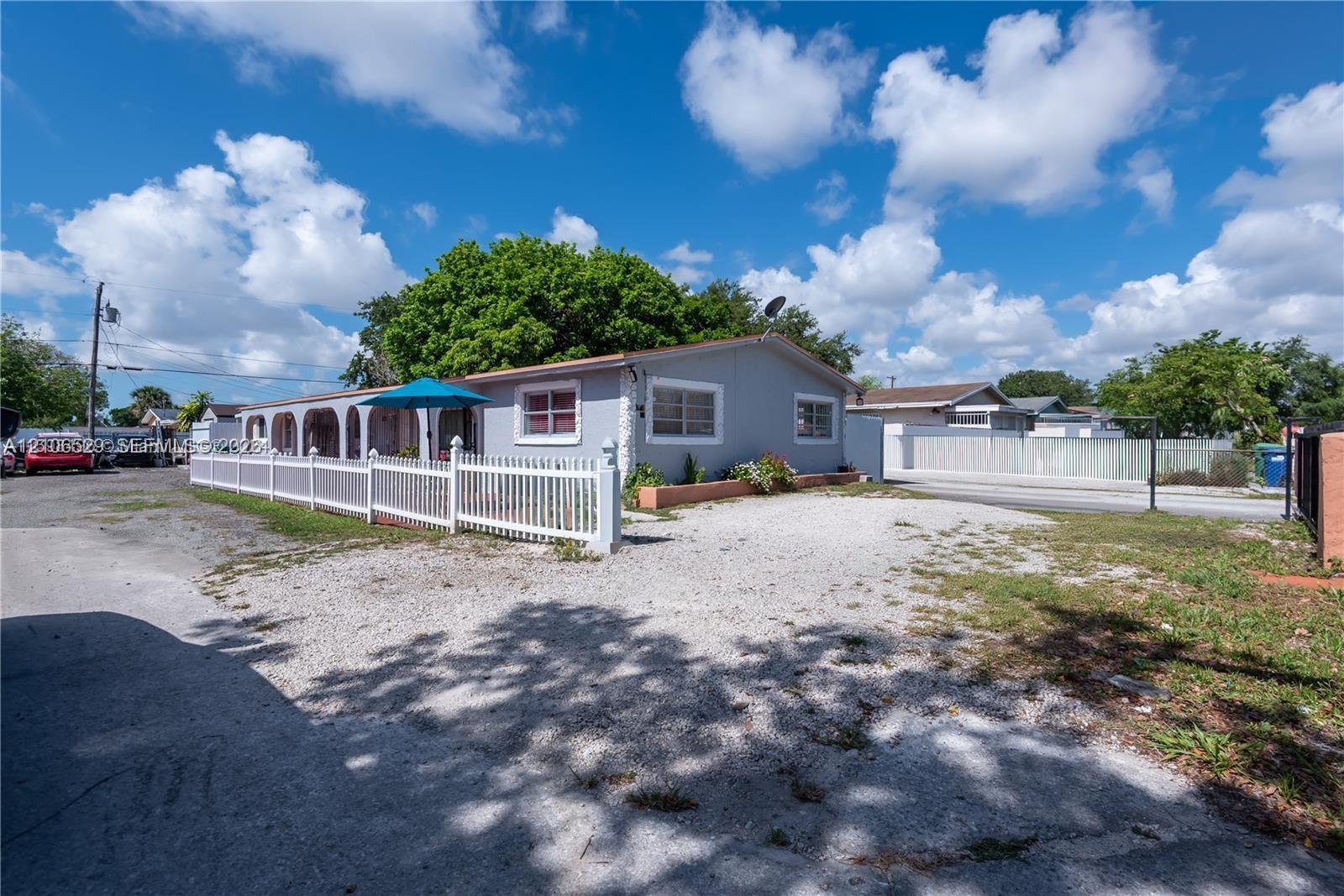 2800 Nw 94th Street Property Photo 1